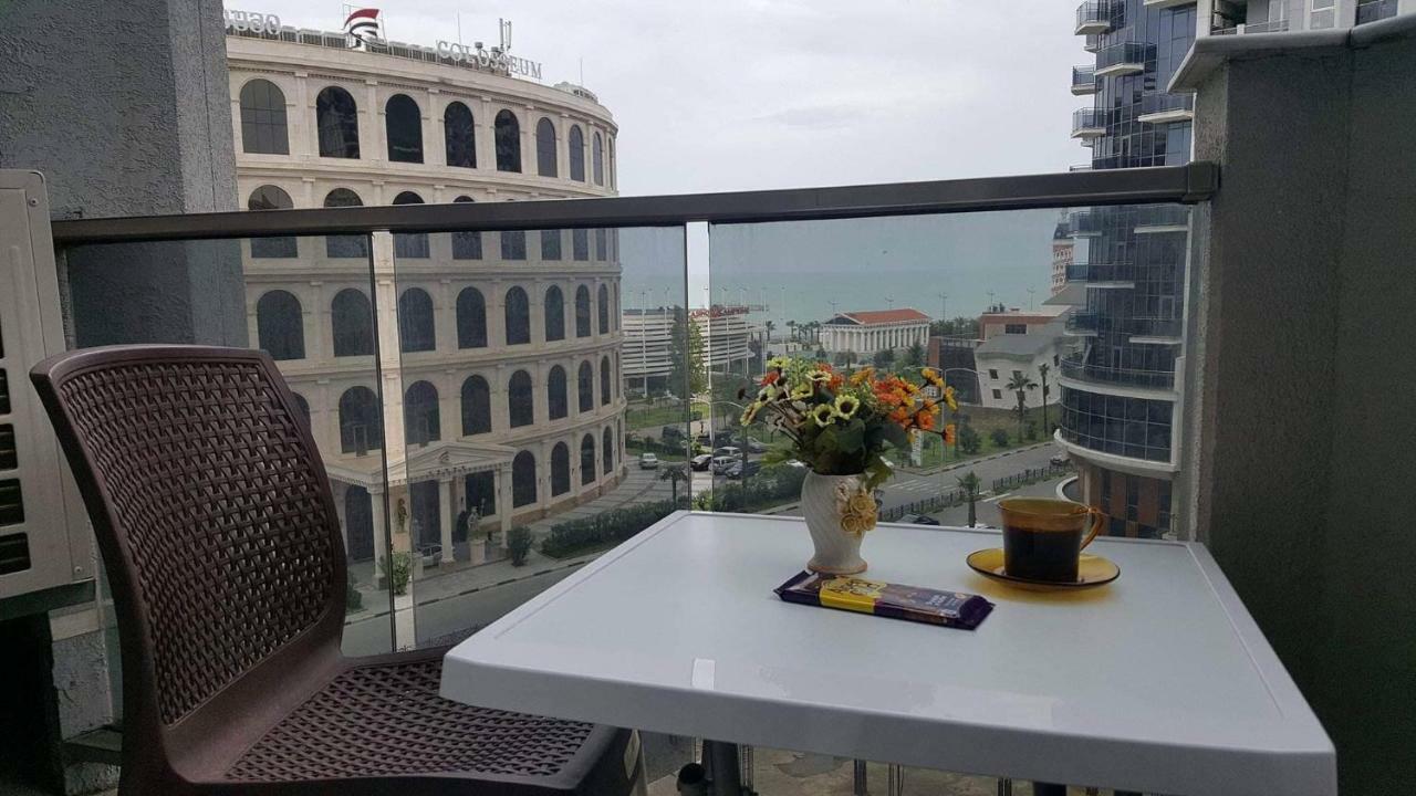 Lia'S Apartment In Orbi 바투미 외부 사진